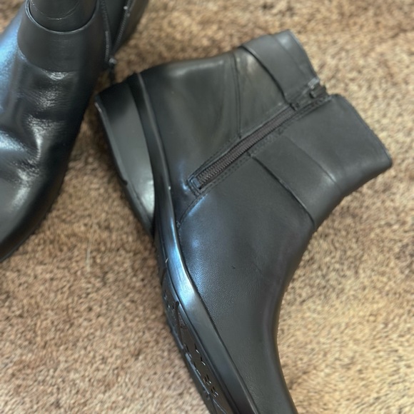 Naturalizer Shoes - Picture 3 of 4